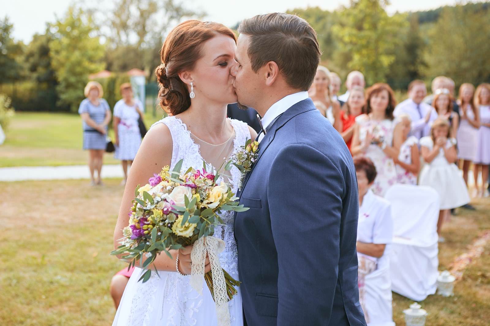 009 svatebni fotograf klatovy obytce na zamku